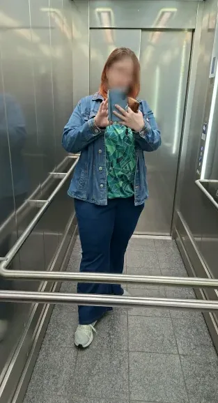 Cindy, 40