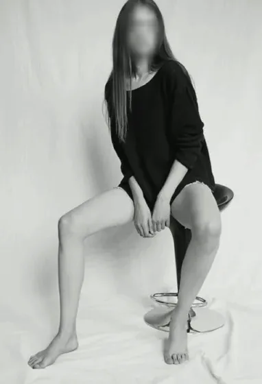 Esther, 28