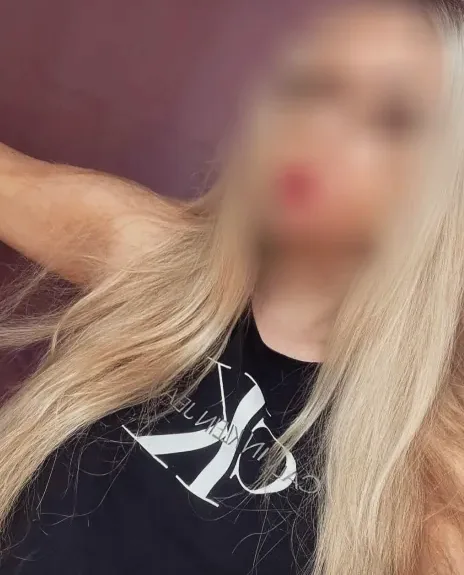 Naima, 24