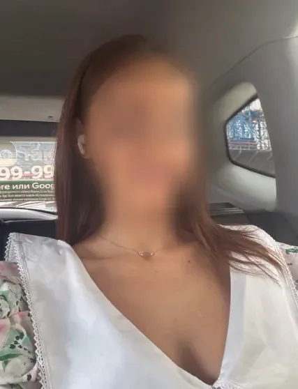 Sofia, 35